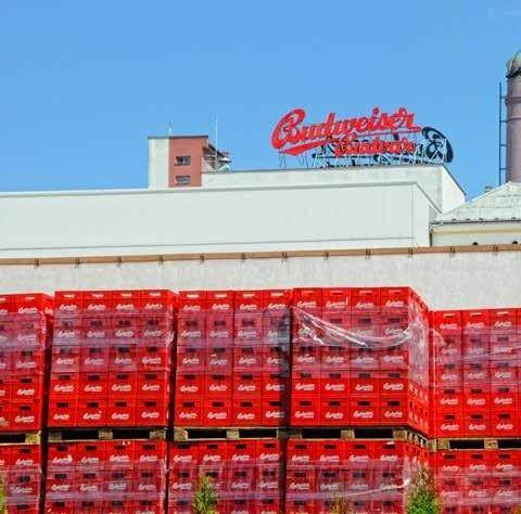 Ende des 19. Jahrhunderts war „Budweiser“ (wie auch „Pilsner“) auch in Amerika eine beliebte Verkaufsbezeichnung, um deren Nutzungsrechte ab 1907 zwischen den ortsansässigen und dem amerikanischen Unternehmen gestritten wurde (Budweiser-Streit). Man einigte sich, die Produkte nur auf dem jeweiligen Heimatkontinent als Budweiser anzubieten.