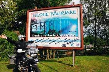 Ein Schild wirbt für die Deutsche Fährstraße.