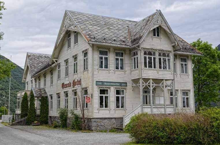 Norwegische Holzarchitektur am Wegesrand.