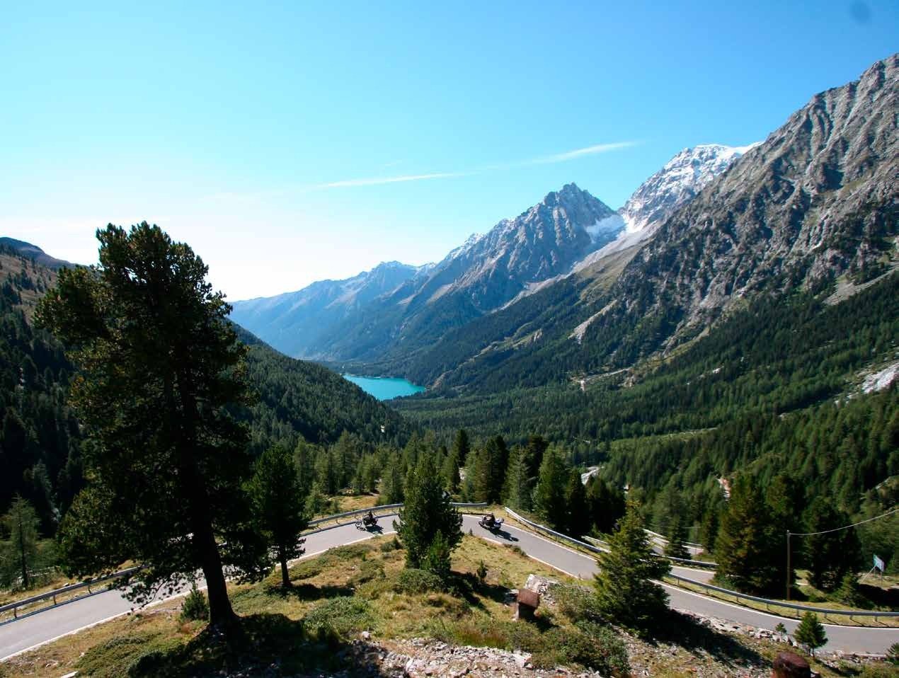 Eine der schönsten Rundfahrten führt erst durchs Defereggental und dann über den Staller Sattel ins Antholzer Tal; besonders eindrucksvoll ist der Blick auf den Untersee.