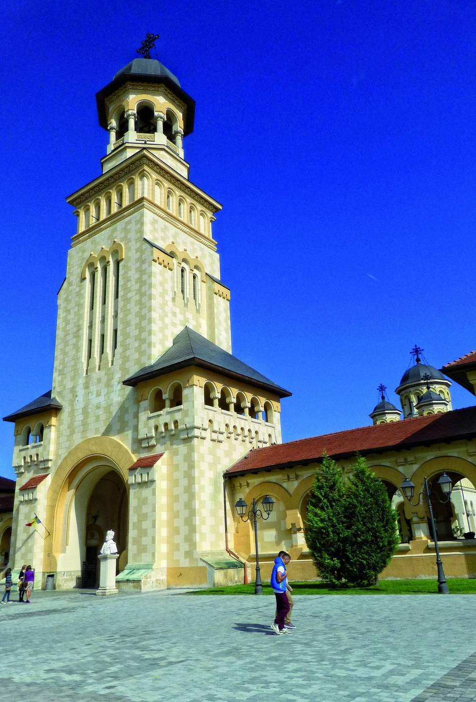 Der Eingangsbereich der rumänisch-orthodoxen Bischofskirche in Alba Iulia.