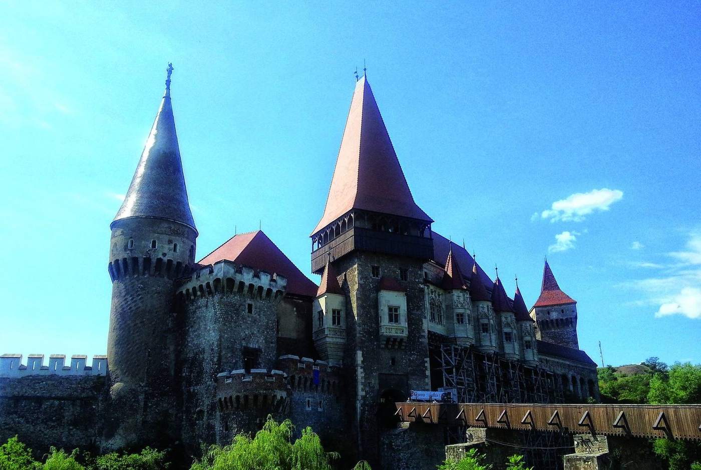 Die Burg Corvin in Hunedoara gehört zu den eindrucksvollsten Bauwerken Siebenbürgens.