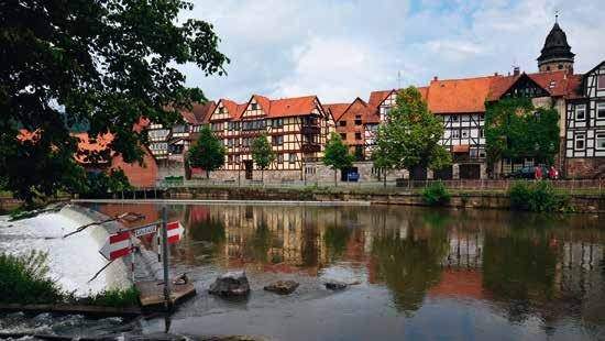 Fachwerk und Wasser: typisch für die Orte an der Weser.